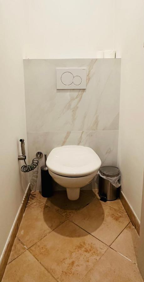 The Nice - 3 Rooms, 3Air Cond, 3Tv, 3Fans, 2 Wc, Wifi Everywhere 5Min Aeroport, Train, Beach, 1Min Tram, 15 Min Centre, Port, Parking Possible Bagian luar foto